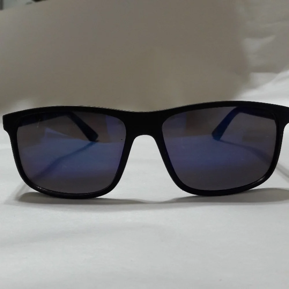 Dockers Unisex Sunglasses Blue Lens Black Frame UVA-UVA Protection…